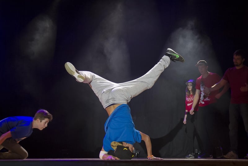 Hip Hop dancer popping and locking